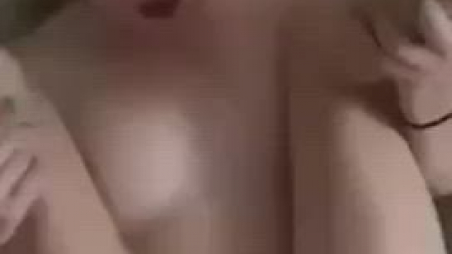 The little holiday woman