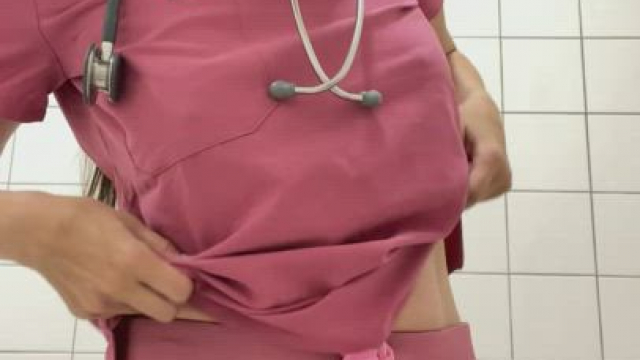 I like to play in the bathroom on lunch break [GIF]