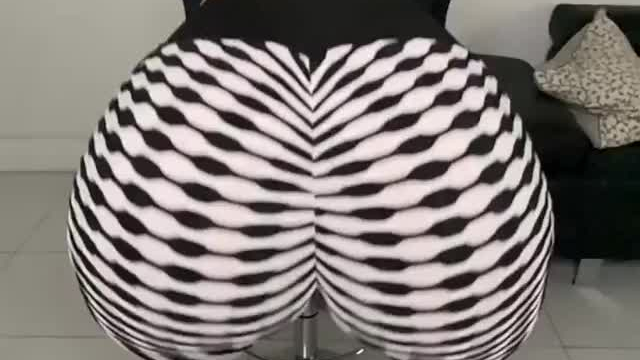 Slo-Mo In Yoga Pants [OC]