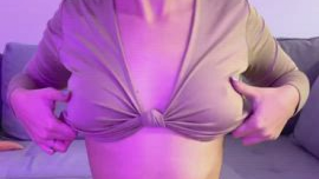 raise your cock if you’d screw me :)