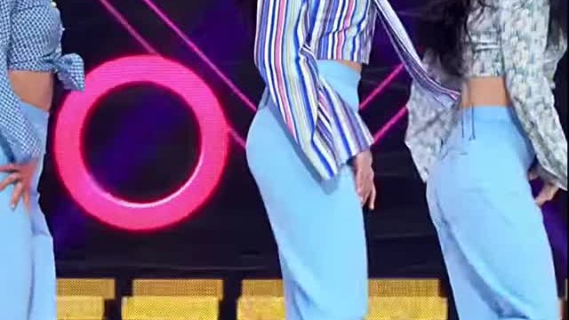 LOONA - Hyunjin (Olivia Hye, Choerry, Heejin & Gowon in comments)