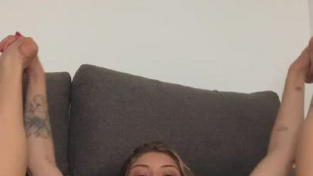 do you prefer me to hold my legs? or do you prefer to hold them?