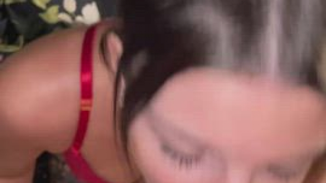 Do you like the way elly gets cum on her face