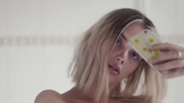 Rosemarie Mosbæk - sexy selfie plot in Doggystyle