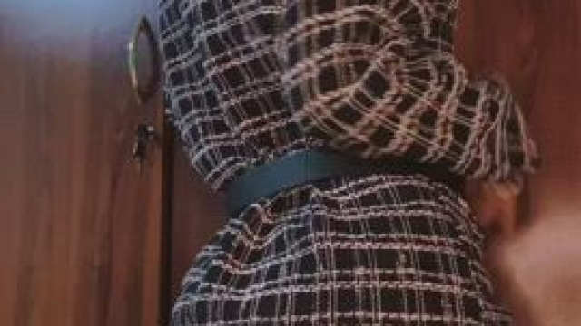 I would love to have someone to eat my ass. Would you?