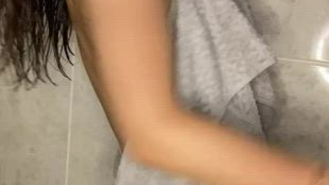 are u joining my arab young girl ass for a sexy shower :PP