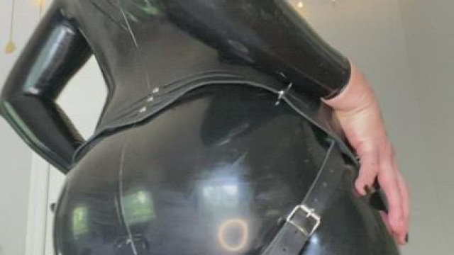 Who wants to lap up the fluids leaking out of my latex?