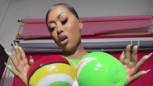 Moriah Mills is a perfect bimbo