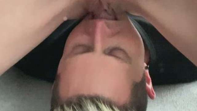 Use your tongue and work my pussy!