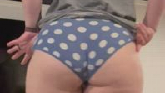 I can't let these panties hide this thick ass