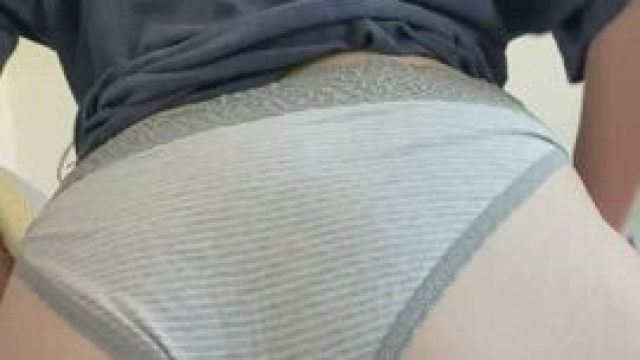 Peeling on the couch is risky…hopefully my flatmate doesn’t walk in!!