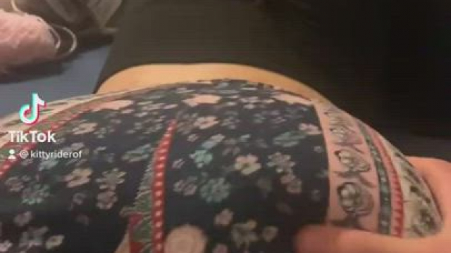 Squeeze the butt sound