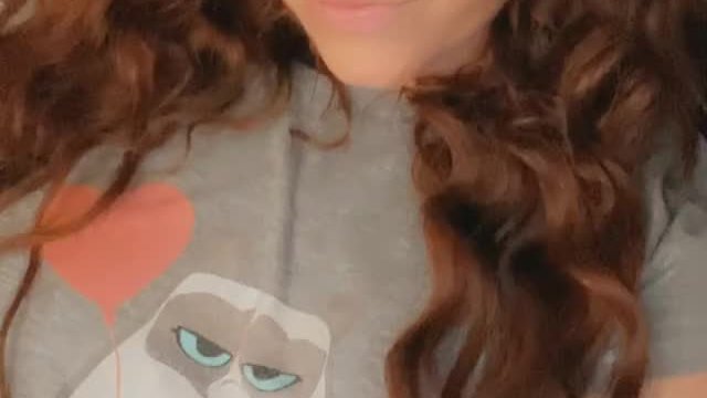 U like whats under the grumpy cat 