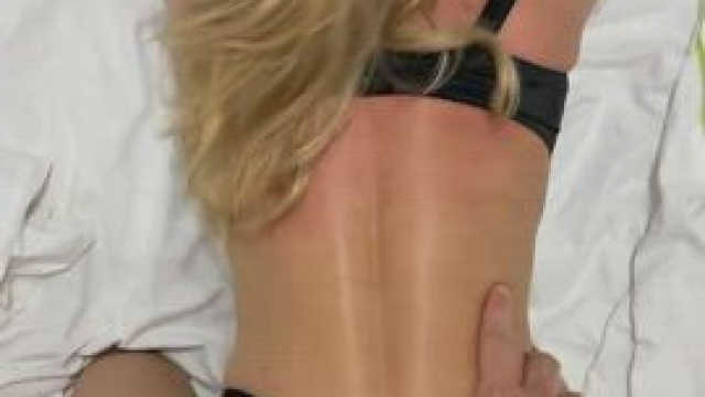 I love hubby’s friends fuck me together and cum on my hole