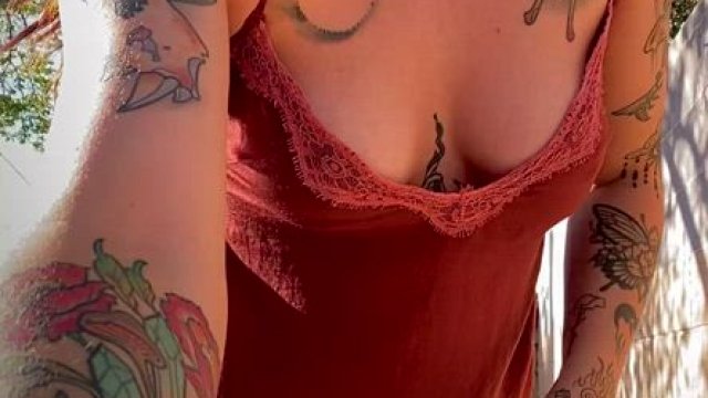 311 of you online right now. How many can I give a boner?