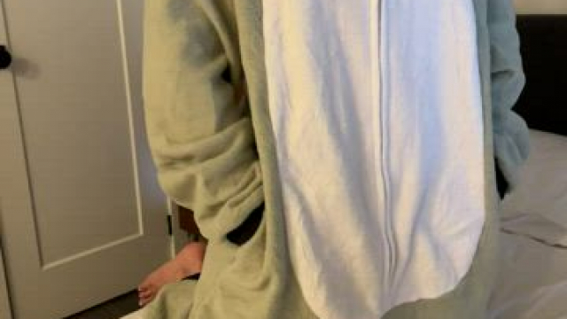 Sloth costume but make it sexy