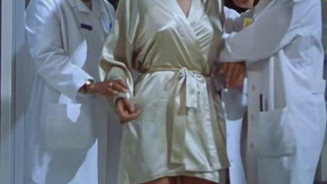 Natasha Henstridge - Species 2 (1998) enhanced