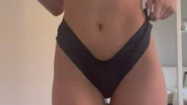 Say hi if you’d cum if I send you my nudes