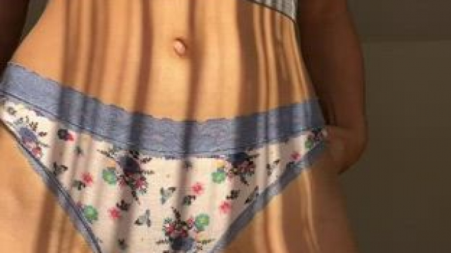 Slim in the front with a surprise in back… [f]