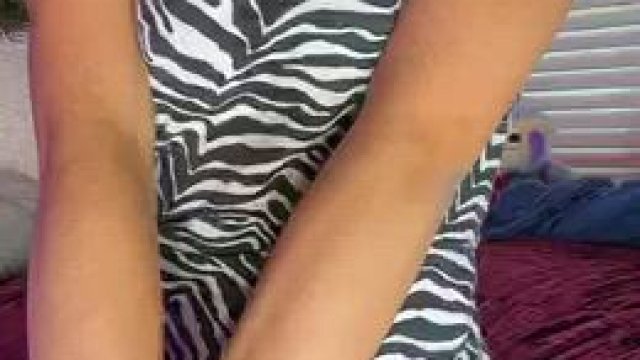 Does it make you hard when I get undressed papi?