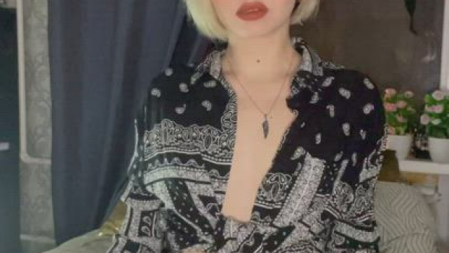 Look how I play with them!