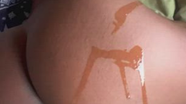 Spread my oily ass cheeks baby