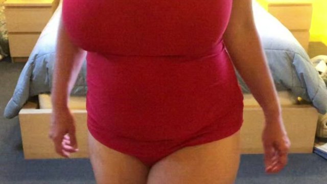 Girl Dropping Her Titties