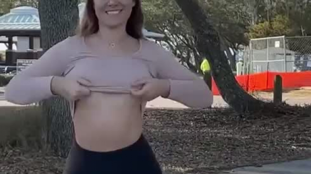 wanna play in the park together? ;)