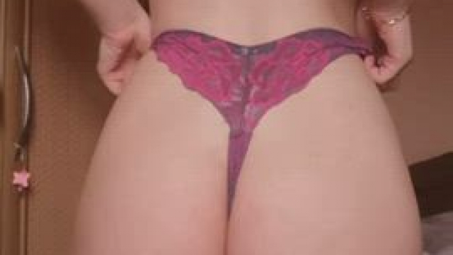 Good morning, do you want to taste my sweet peach?