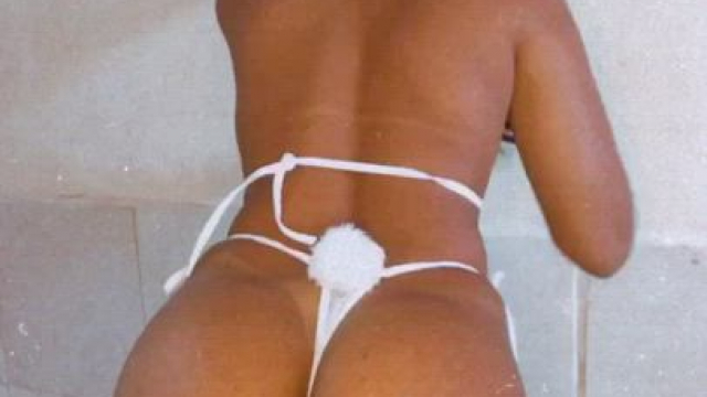 describe my ass in one emoji