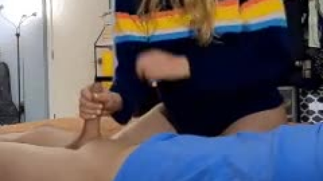 Emptying my friend’s balls into my mouth ????