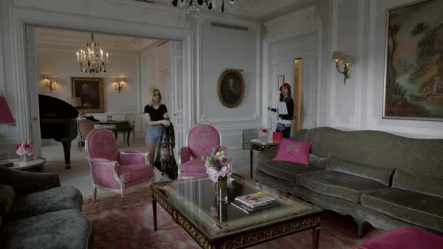 Carlson Young in Emily In Paris [S1E7]