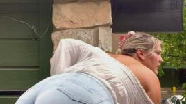 waiting for my uber in the rain