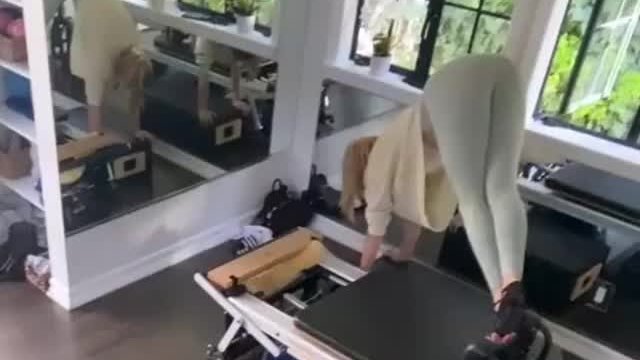 Maddie Ziegler working out