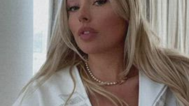 Corinna Kopf -> New 0.F. Folder .-> Below <-.