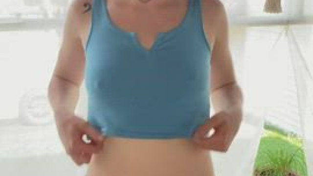 Showing off my little body makes me wet. Enjoy ??