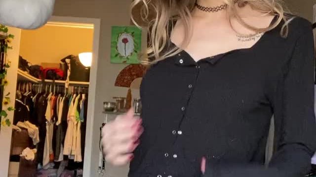 Just gonna leave this slight tit gif for you buddies