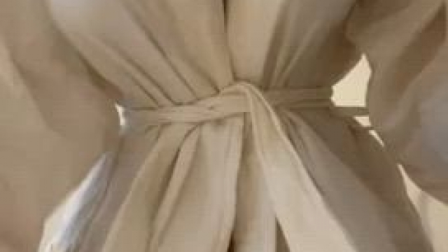 Take my robe off & explore