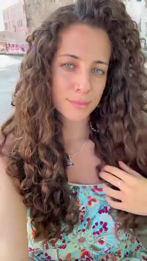 Making a beautiful Italian town even better! [GIF]