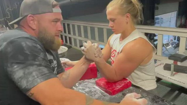 Sarah Ba?ckman - beating this bro with absolute ease.