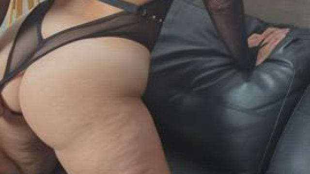 He gives hubby a lesson on how to make my vagina grip [F25]