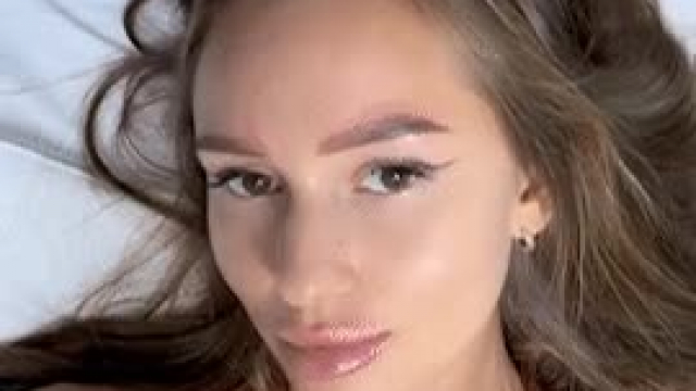 Just a tiny girl who wants to be someone’s fuckdoll...