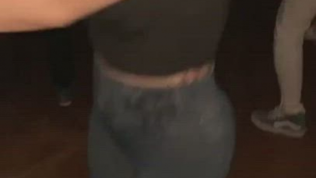 Asian whore shaking booty in club