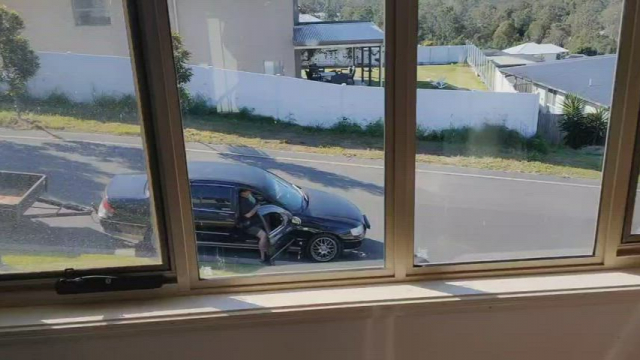 when a pretty girl show you her tits but you're too busy XD [GIF]