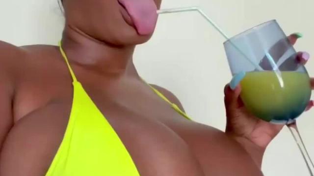 Black woman with insane knockers