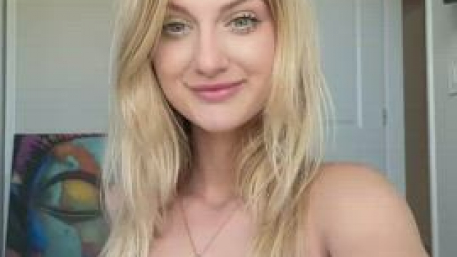 Enticing you with the titties