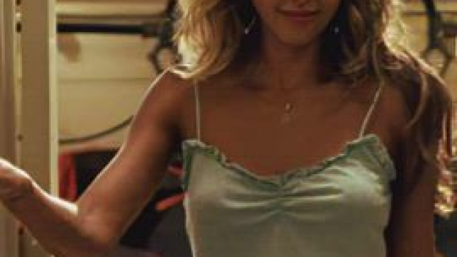 Jessica Alba sideplot from Good Luck Chuck (slowed and cropped)