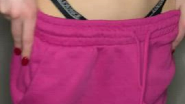 I love showing my petite ass… hope someone wants to fuck me