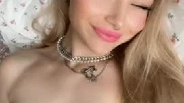 I'm alone and I want to fuck????????