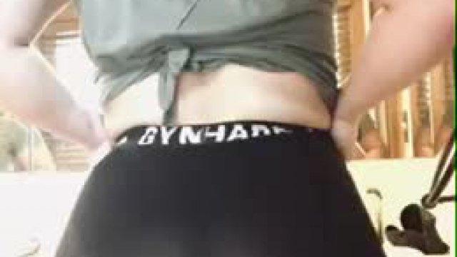 Pealing off those leggings for your pleasure